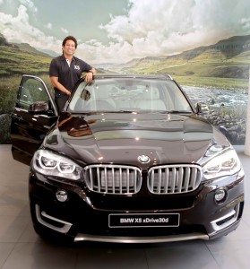 04c Sachin Tendulkar with the all-new BMW X5